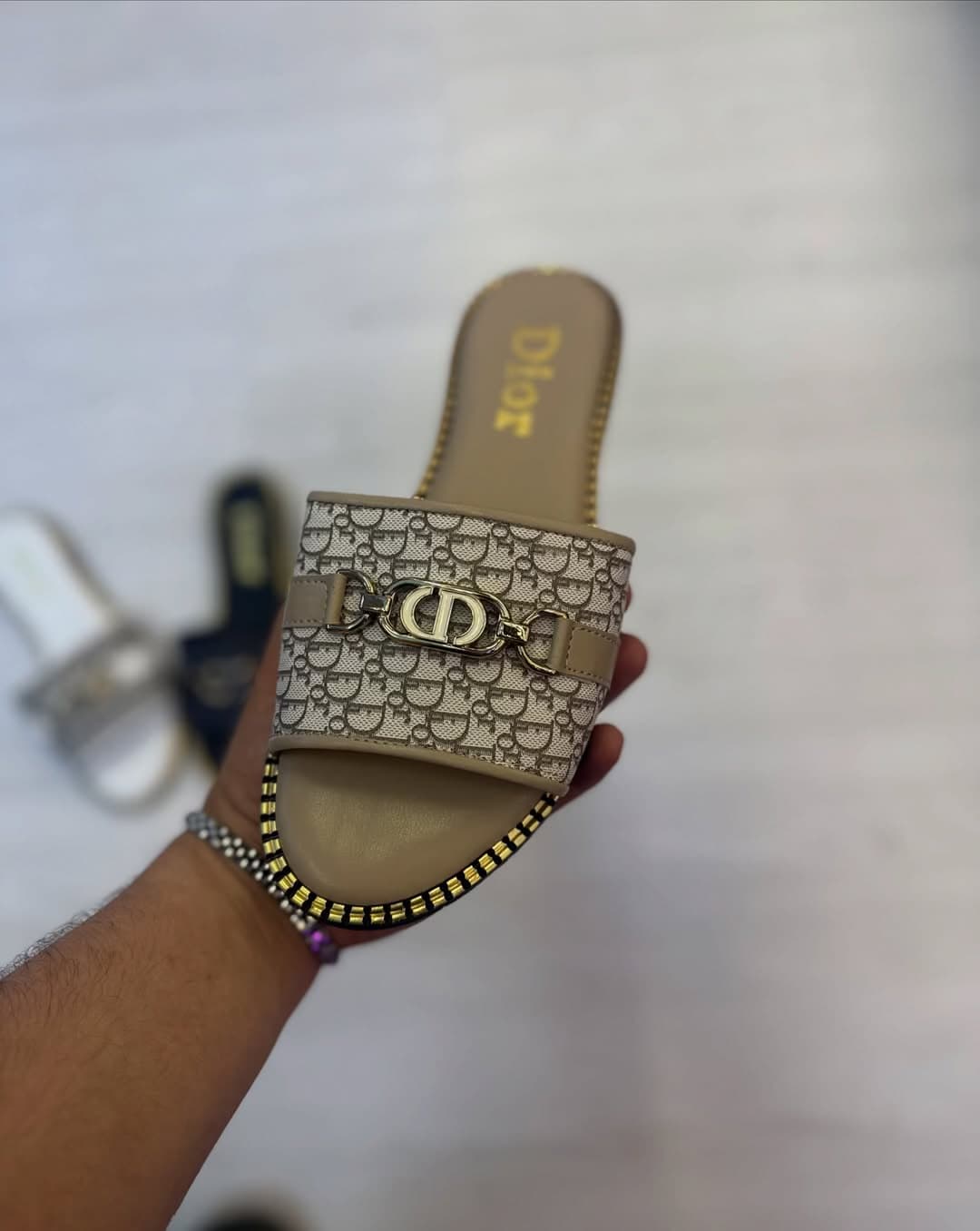 Dior terlik – Bej