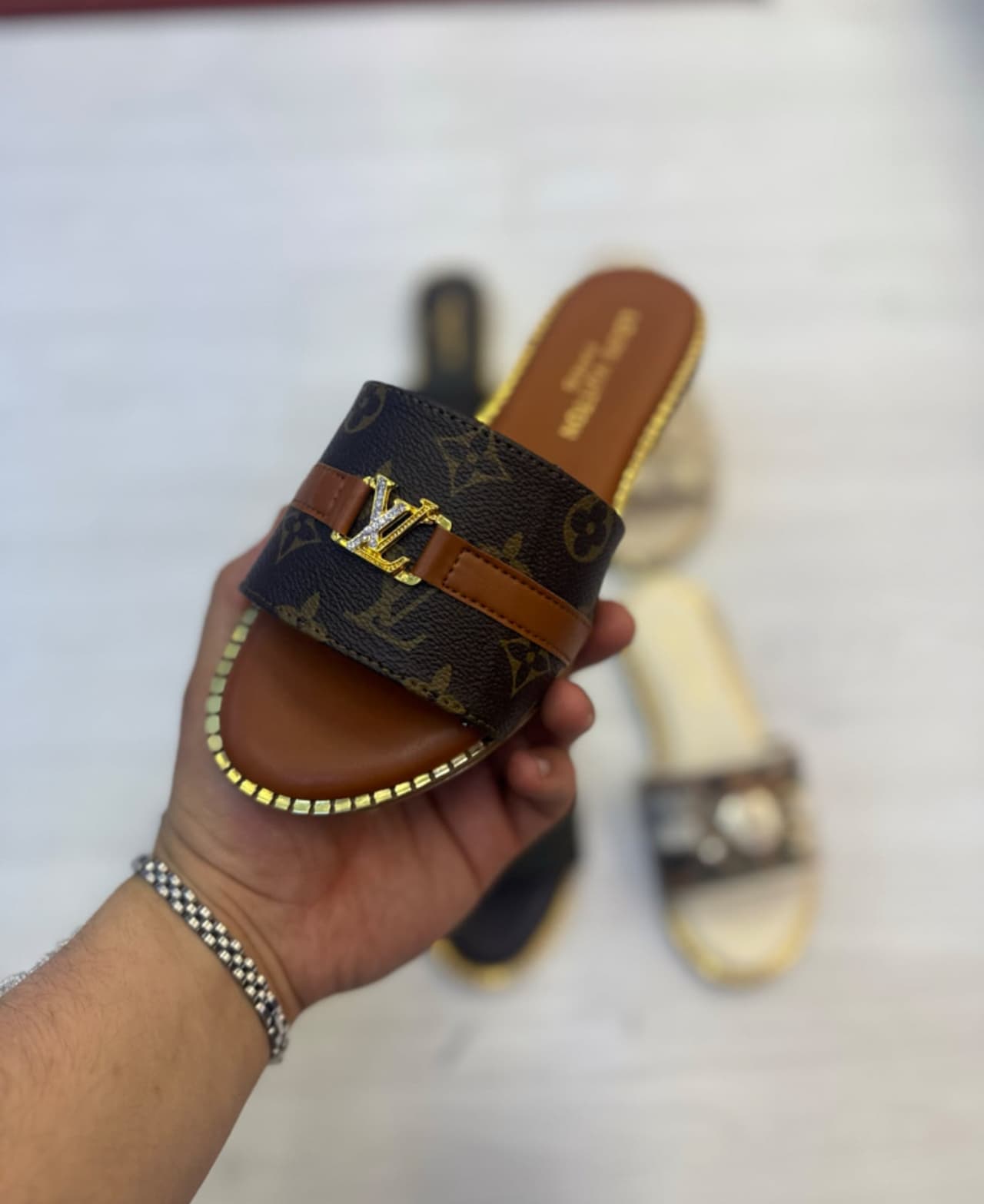Lous vuitton terlik – Taba