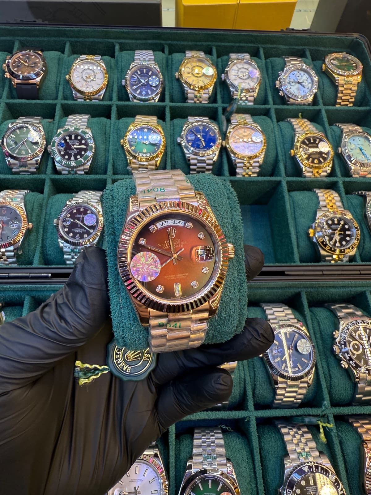Rolex Day-Date – Çikolata taşlı